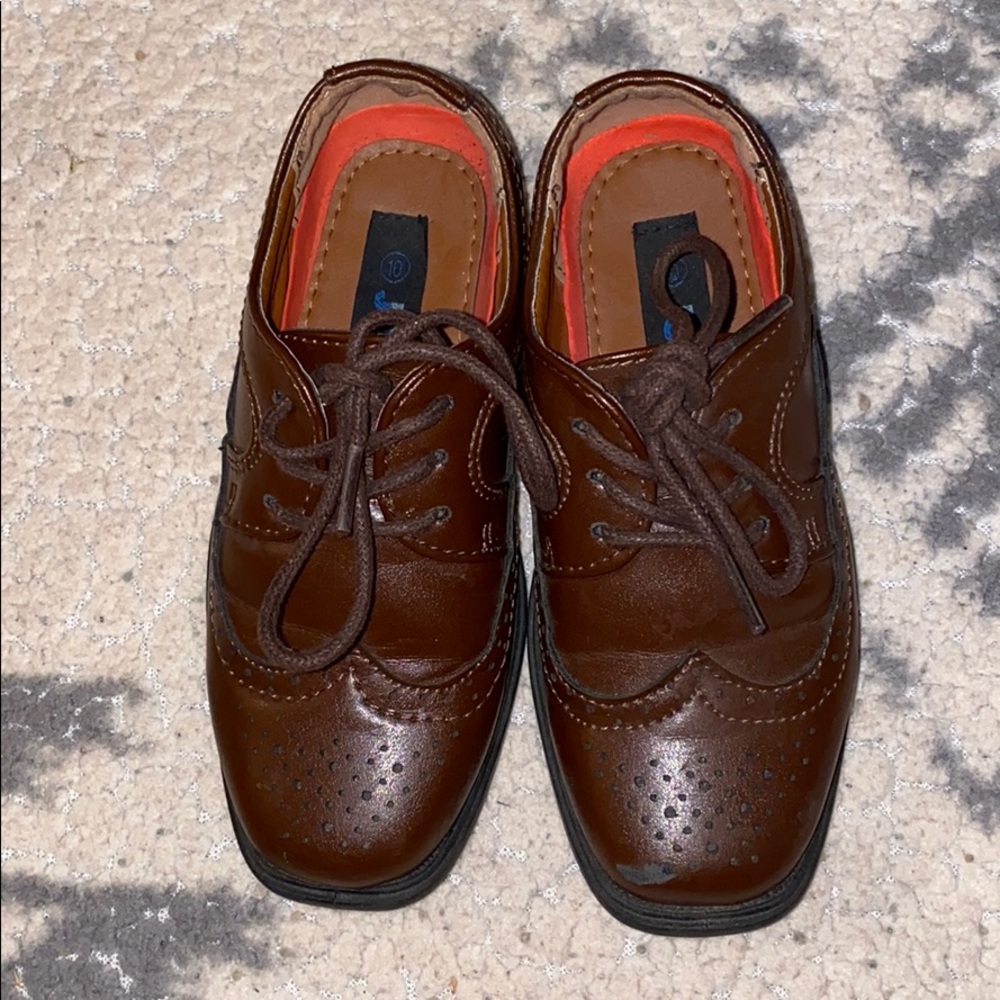 Brown dress shoe. Boys size 10t